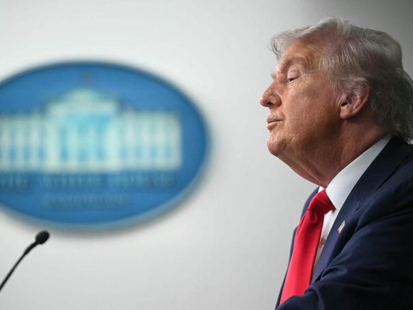 Trump potpisuje uredbe usmjerene na ukidanje kaucije bez gotovine