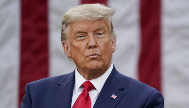 Trump pozvao pristalice da se cijepe protiv korona virusa