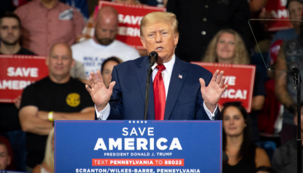 Trump pred svojim pristalicama Bidena nazvao državnim neprijateljem