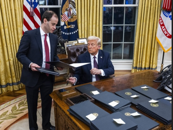 Trump preimenovao Meksički zaljev, poništio Bidenove odluke