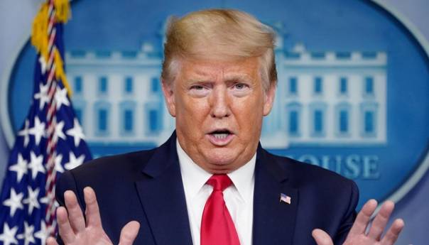 Trump produžio zabranu izdavanja zelenih karti