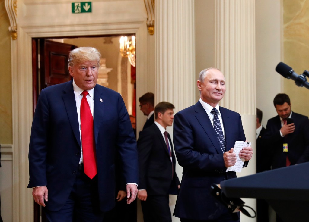 Trump: Putin je taj koji uništava Rusiju