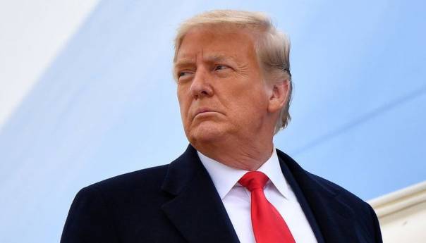 Trump se planira vratiti na društvene medije s vlastitom platformom