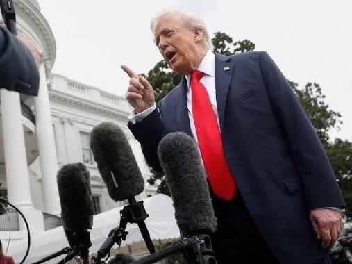 Trump se sukobio sa australskim novinarom nakon pitanja o njegovom bogatstvu