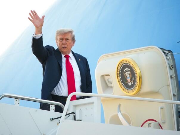 Trump sletio na Aljasku, stigao i ruski avion