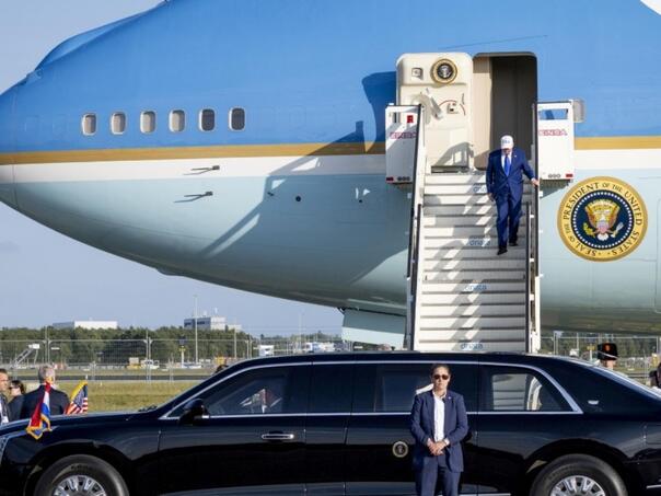 Trump stigao u Holandiju - bez pratnje Melanie