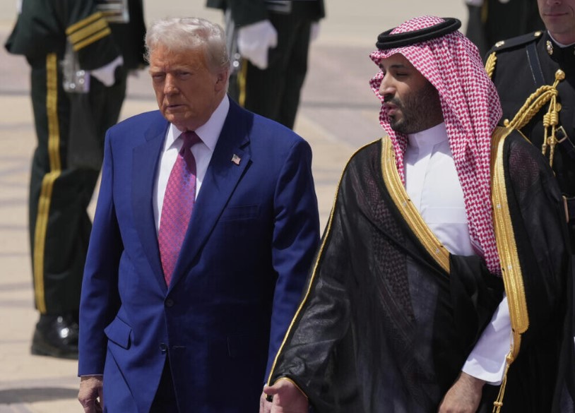 Trump stigao u Saudijsku Arabiju: Sastaje sa sa Salmanom