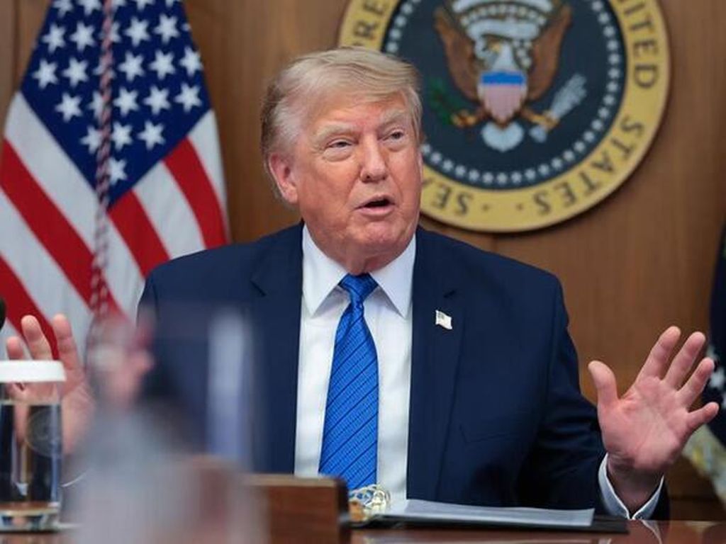 Trump traži izdajnike nakon vijesti o manjku streljiva, objavio kako će ih kazniti