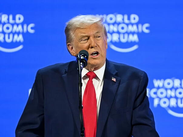 Trump u Davosu oštro kritikovao Evropu: Samo želimo komad leda...
