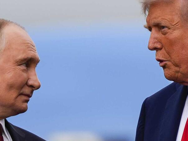 Trump zagonetno poručio: "Pratite nas!"