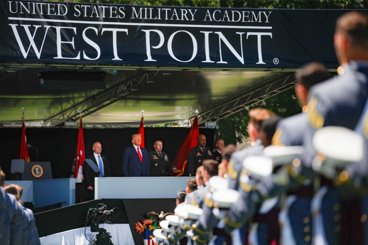 Trump: Završavamo eru beskrajnih ratova