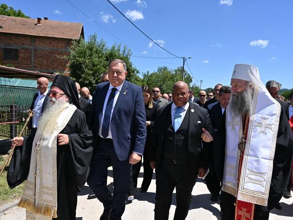 Trumpov savjetnik odao počast stradalim Srbima u Podrinju