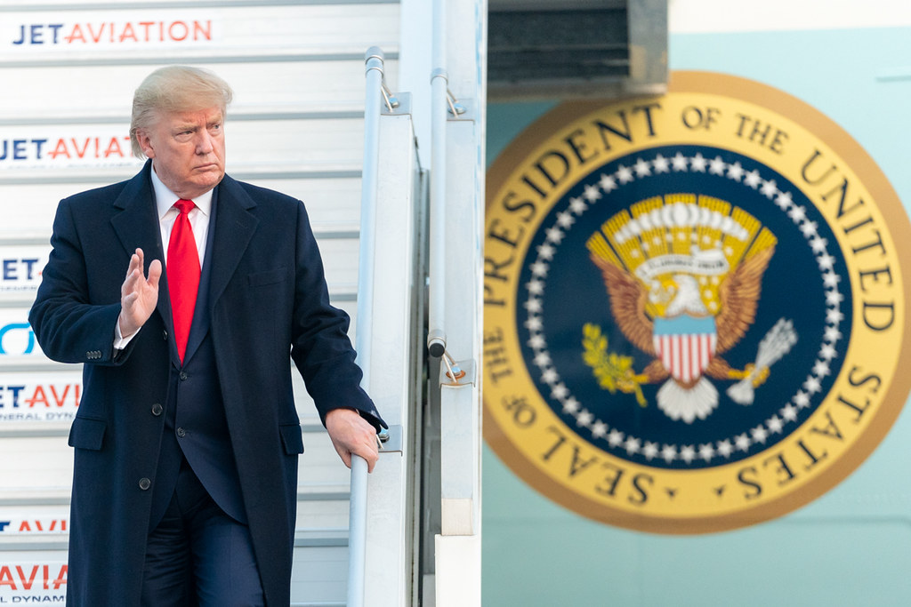 Trumpova administracija pauzira savezne kredite i bespovratna sredstva