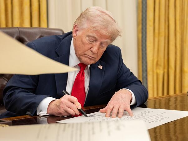 Trumpova modrica izazvala zabrinutost i potaknula glasine o zdravlju