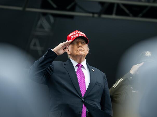 Trumpove carine ostaju: Sud privremeno blokirao ukidanje presude