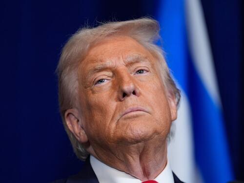 Trumpovo ime preplavilo SAD: Od aerodroma, preko novca do ratnih brodova