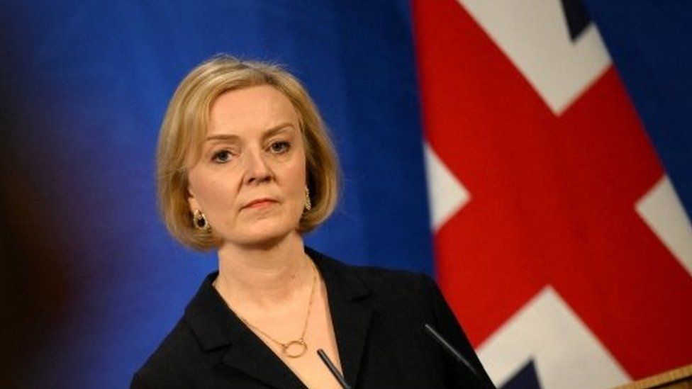Truss: Oprostite zbog grešaka, ali ostajem