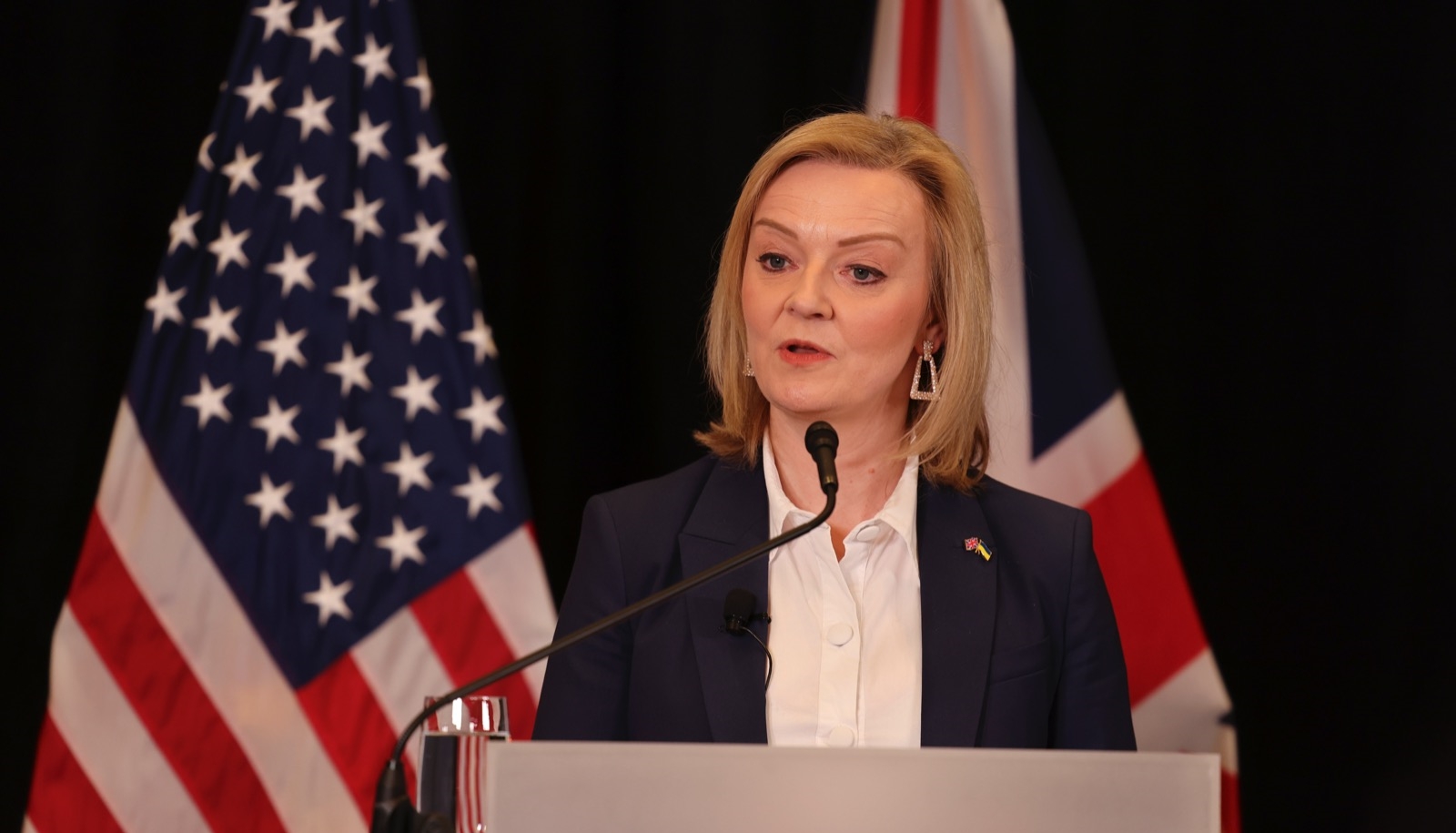 Truss: Svaki novi mirovni sporazum ne smije biti 'prodaja Ukrajine'