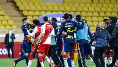 Tuča igrača obilježila derbi između Monaca i Lyona