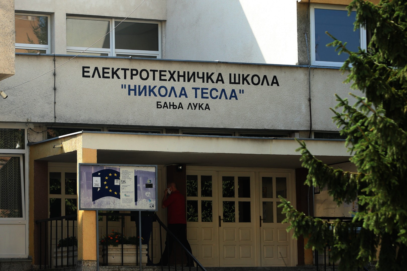 Tuča u banjalučkoj školi: Pesnicom mu slomio nos