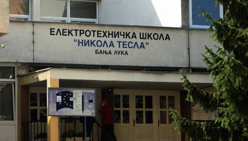 Tuča u banjalučkoj školi: Pesnicom mu slomio nos