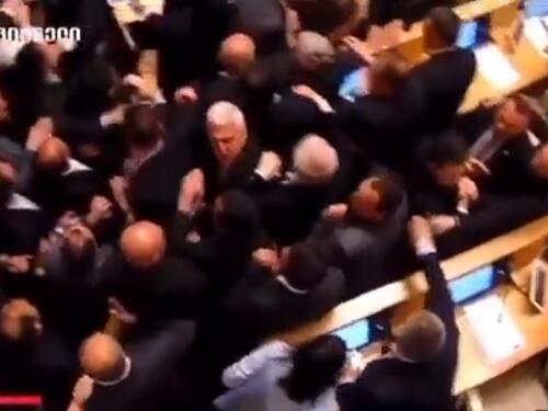 Tučnjava opozicije i većine u gruzijskom parlamentu: Vlasti 'prodale zemlju Rusiji'?