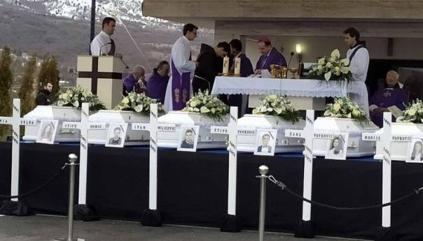 Tuga u Rakitnom: Oproštaj od šest tragično stradalih mladih
