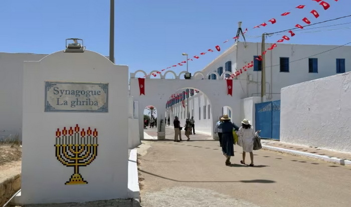 Tunis: U pucnjavi blizu sinagoge četiri osobe ubijene