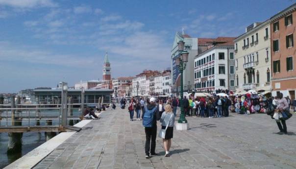 Turisti nakon pandemije pohrlili u Veneciju