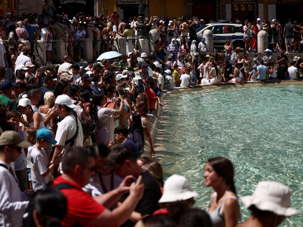 Turisti od danas plaćaju pristup fontani Trevi u Rimu