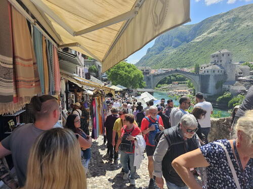 Turisti sa svih kontinenata 'preplavili' Mostar, očekuje se rekordna sezona
