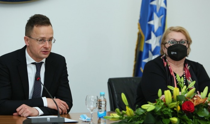Turković i Sijarto: Zakazao COVAX mehanizam 