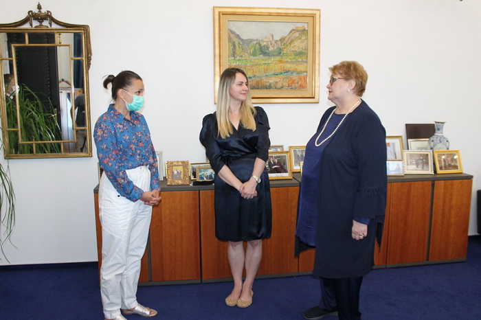 Turković se sastala sa umjetnicom Aidom Šehović