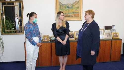 Turković se sastala sa umjetnicom Aidom Šehović