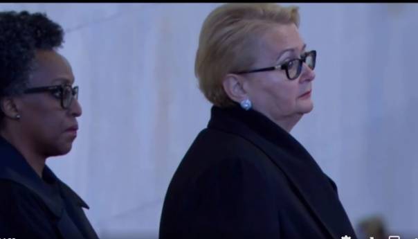 Turković u ime BiH odala počast preminuloj kraljici Elizabeti