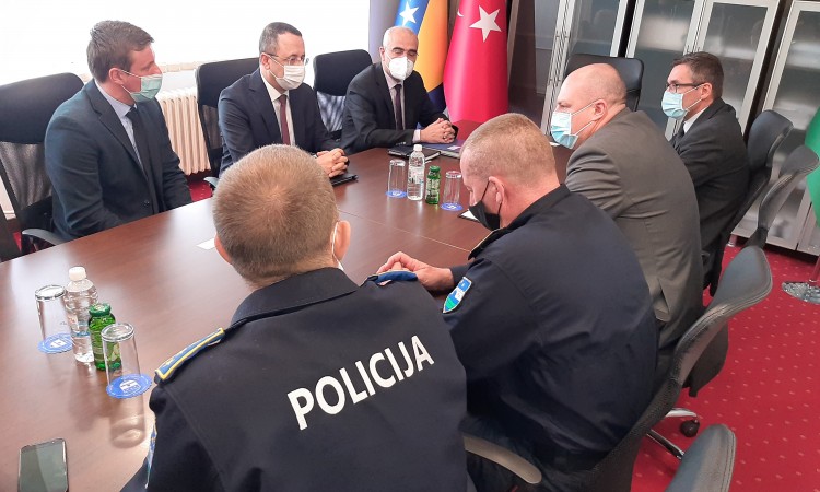 Turska donirala vrijednu opremu policiji Unsko-sanskog kantona