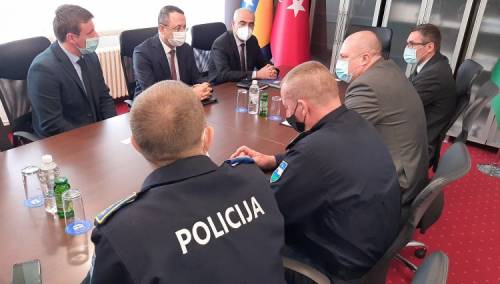 Turska donirala vrijednu opremu policiji Unsko-sanskog kantona