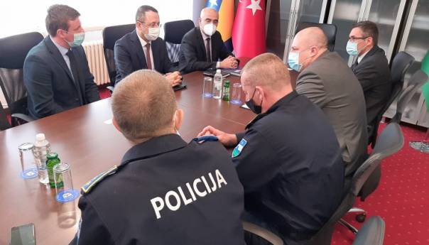 Turska donirala vrijednu opremu policiji Unsko-sanskog kantona