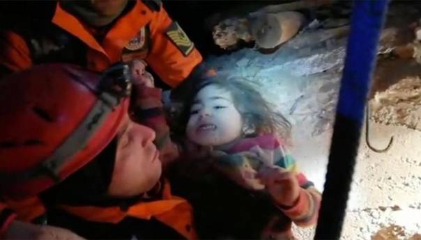 Turska: Dvoipogodišnja djevojčica spašena nakon 24 sata