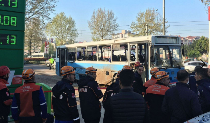 Turska: Eksplodirao autobus sa zatvorskim čuvarima, poginula najmanje jedna osoba