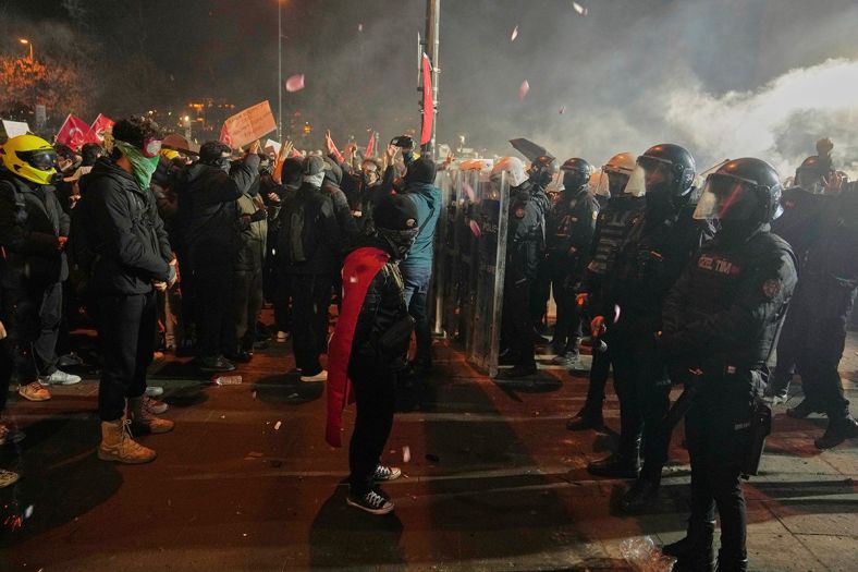 Turska ključa: Ogromni protesti protiv vladavine Erdogana