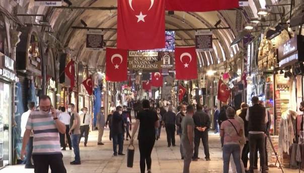 Turska od danas uvodi nova ograničenja, policijski sat svakog dana