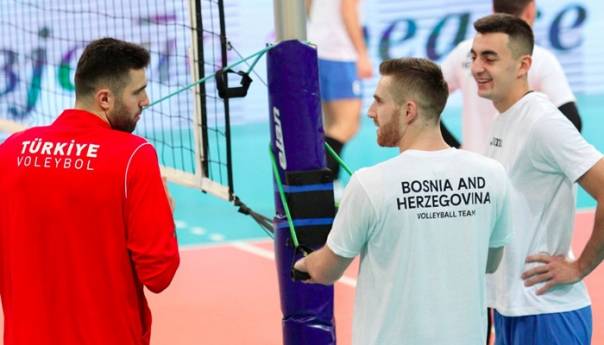 Turska opravdala ulogu favorita i savladala BiH u tri seta