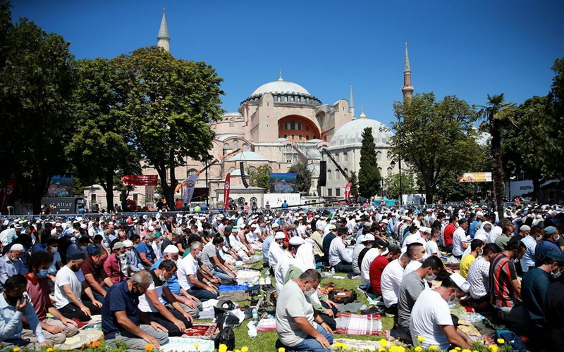 Turska osudila grčku reakciju na prvi namaz u Aja Sofiji