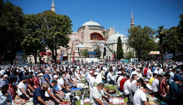 Turska osudila grčku reakciju na prvi namaz u Aja Sofiji