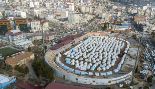 Turska: Postavljeno 50.818 velikih šatora za smještaj žrtava zemljotresa