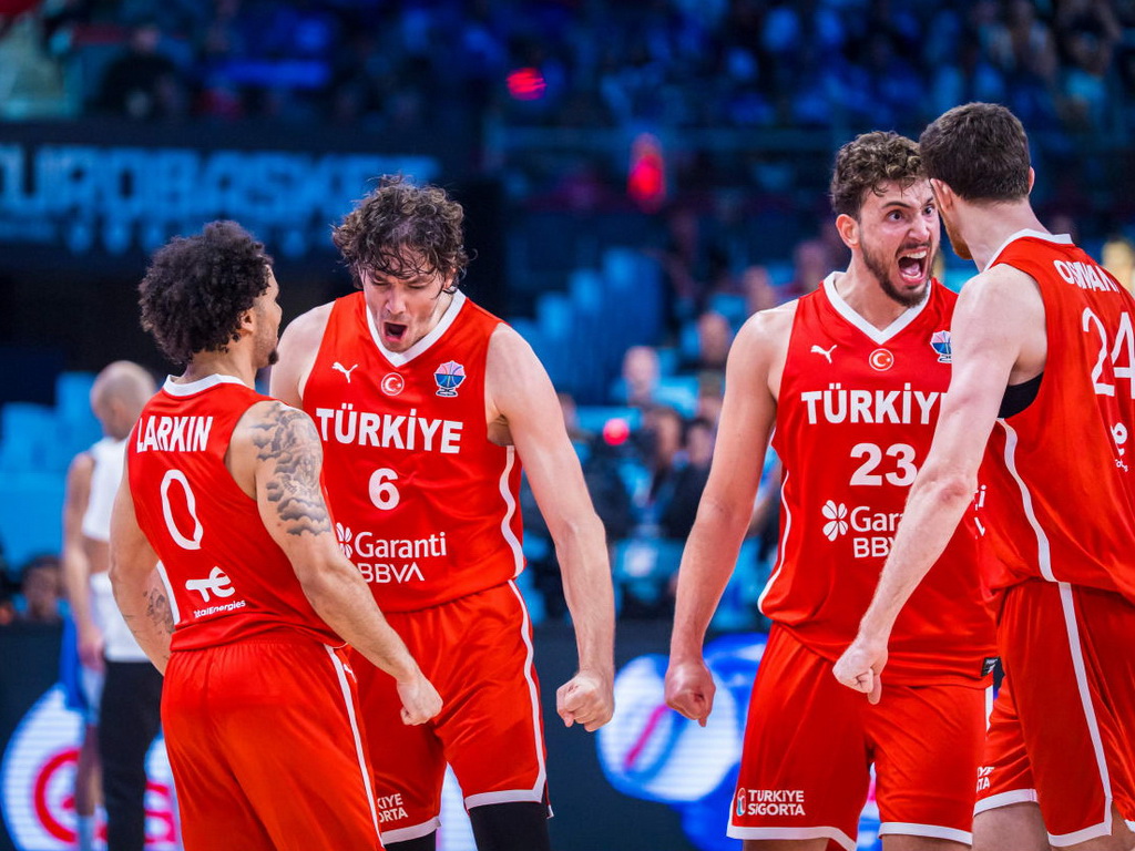 Turci rasturili Grke za finale Eurobasketa!