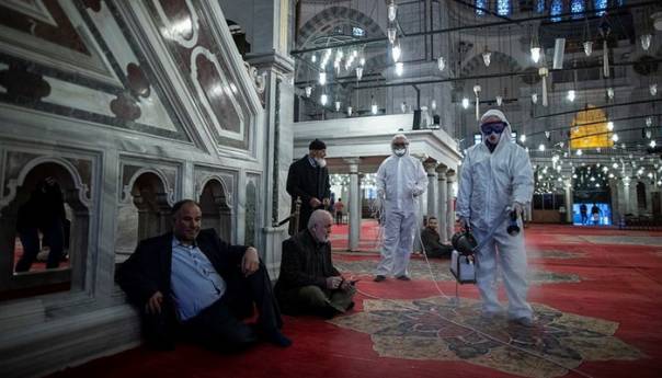 Turska ukinula masovne molitve u džamijama zbog koronavirusa