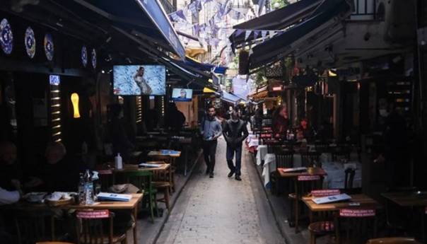 Turska uvodi zabranu dolazaka iz Britanije zbog novog soja korone