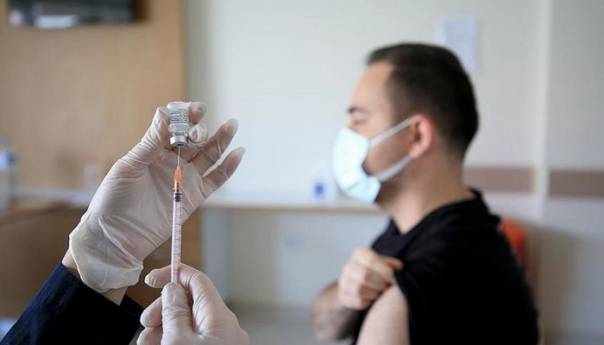 Turska za jedan dan vakcinisala blizu milion stanovnika